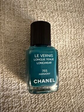 CHANEL nail polish LE VERNIS TENUE Long-wear 755  Harmony - teal nail lacquer